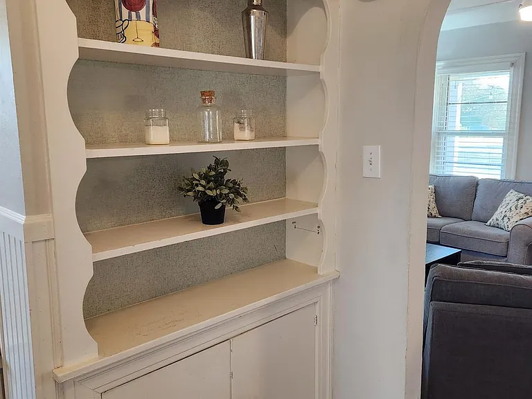 4214 Bellvue Ave — Photo 16