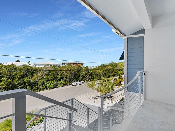 4th image of 240 14th St