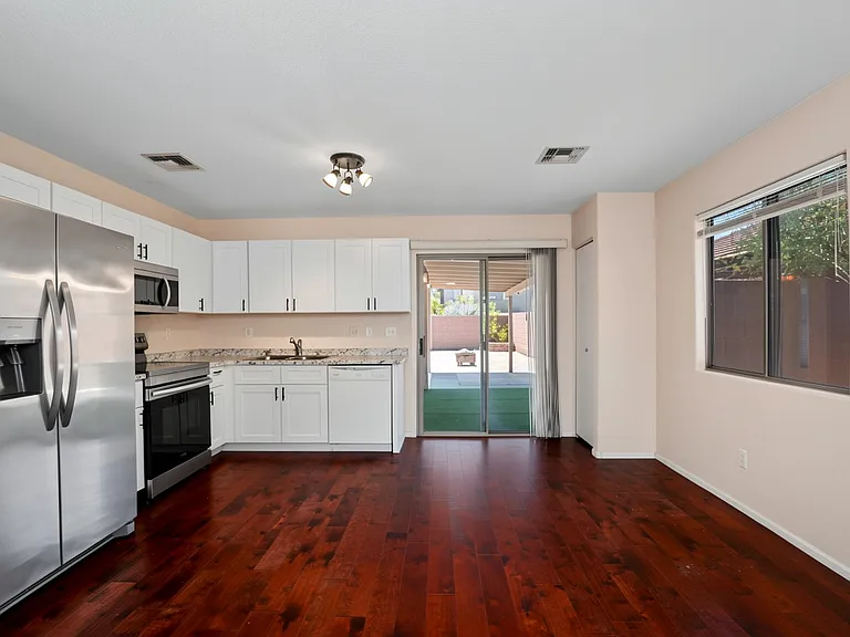 42551 W Hillman Dr — Photo 6