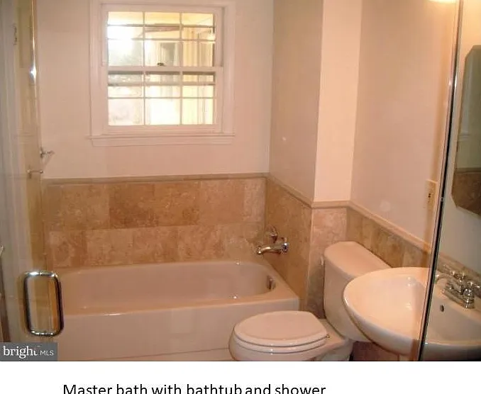 MBA (BA #1) with shower and tub