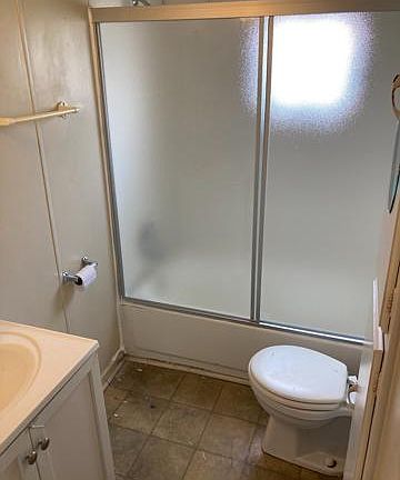 5th image of 3117 E 6th St #8