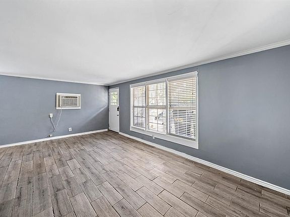 5th image of 2404 Yoakum Blvd #1