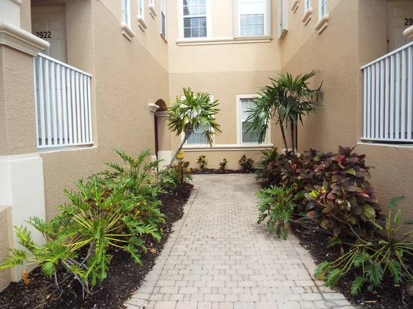 13911 Lake Mahogany Blvd APT 2912, Fort Myers, FL 33907
