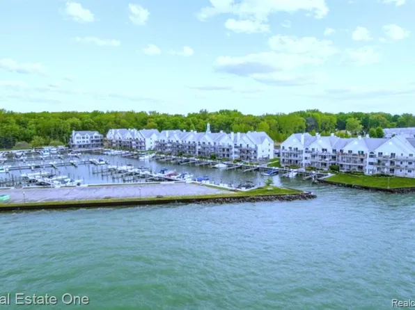 37520 Jefferson Ave APT 101, Harrison Township, MI 48045