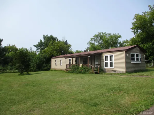 46897 Chippewa St, Atlantic Mine, MI 49905