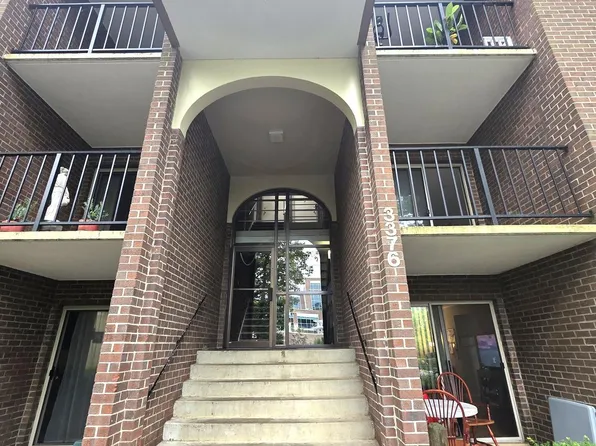 3376 Woodburn Rd APT 32, Annandale, VA 22003