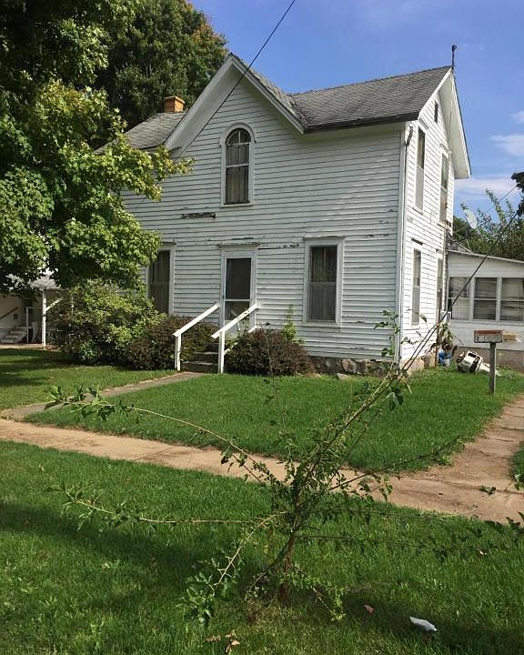 1st image of 210 N Sophia St