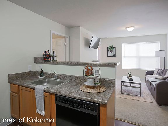 5th image of 2205 S Washington St #10722656