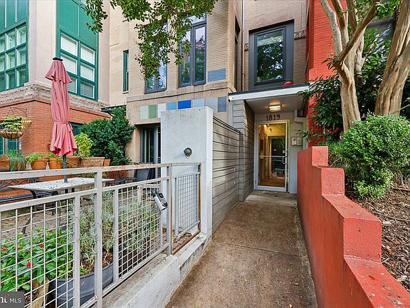 3rd image of 1819 Belmont Rd NW APT 4