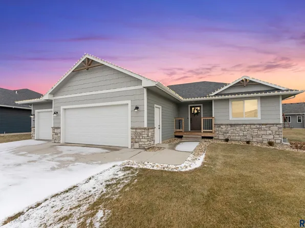 5326 S Whisper Cove Trl, Sioux Falls, SD 57108