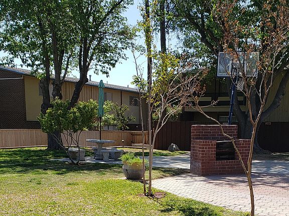 3rd image of 1014 Limestone Ave #1014