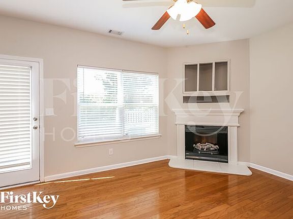 2nd image of 135 Oakmont Dr