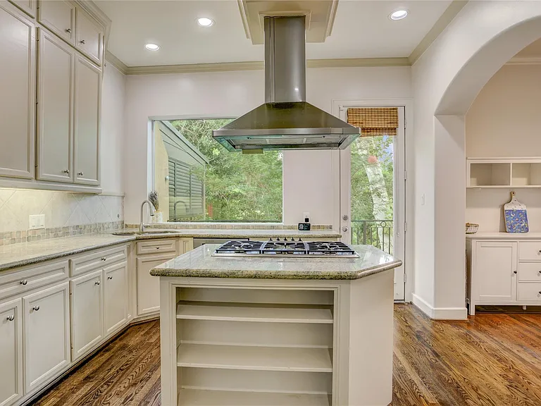 4262 Childress St #B — Photo 10