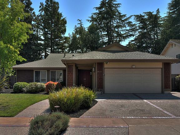 2nd image of 7111 Anjou Creek Cir