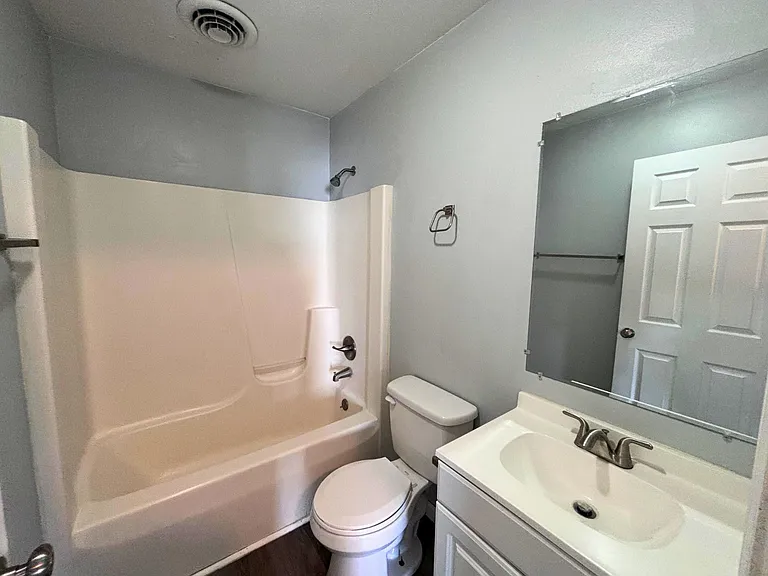 312 Stone Dr #D — Photo 5