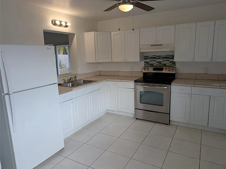27284 Sunnybrook Rd — Photo 3