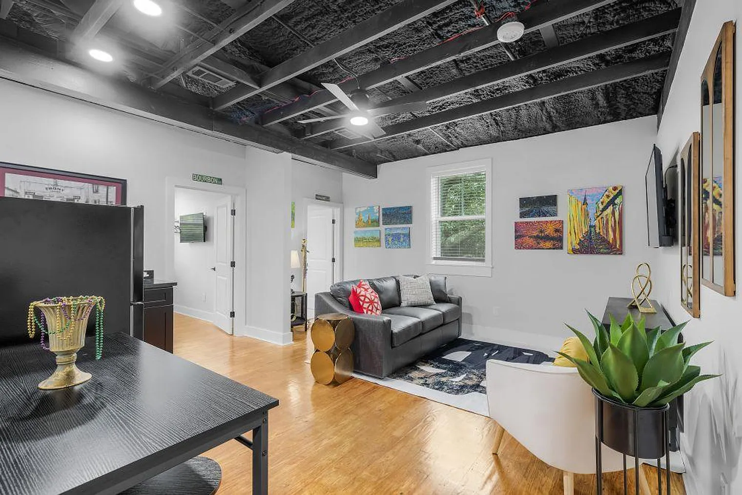 1 bed, 1.0 bath, 699 sqft, $4,200 — Photo 1