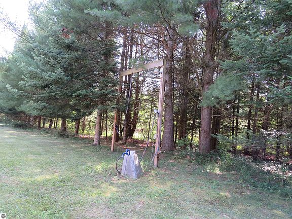 4th image of 2551 E Simpson Rd