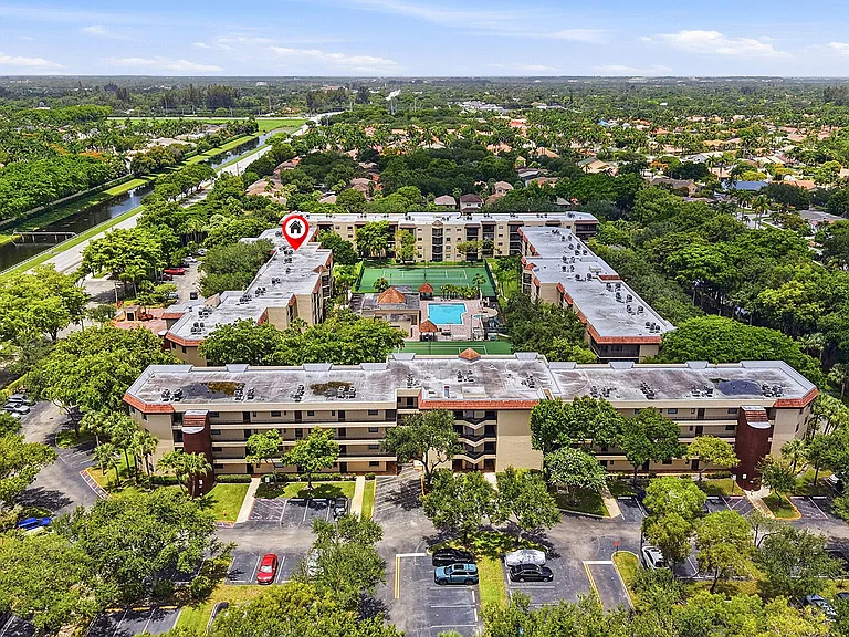 10401 W Broward Blvd #401 — Photo 46