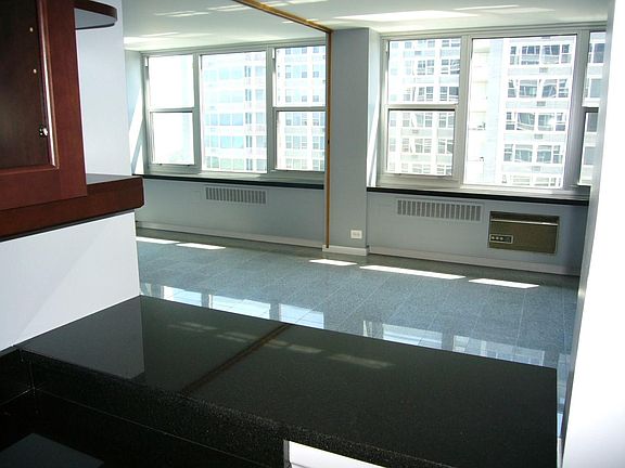 5th image of 4250 N Marine Dr Floor 22