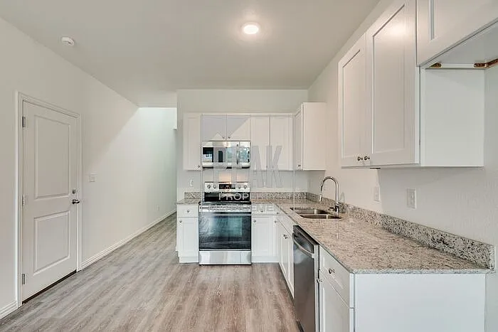 3220 S Cherry Ln — Photo 6