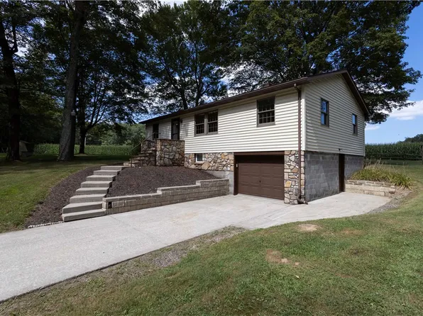 178 Country Corner Ln, Somerset, PA 15501
