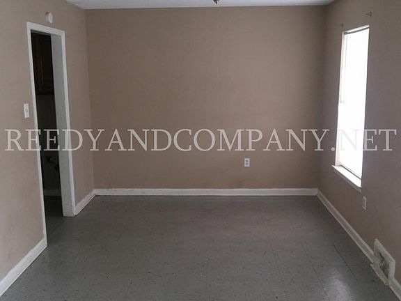 3rd image of 3883 Jasmine Dr