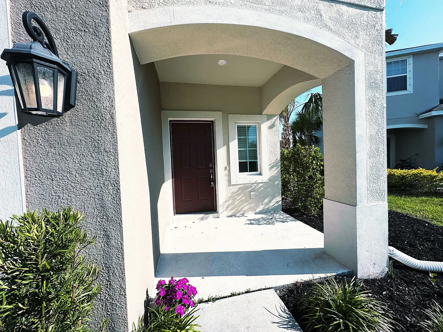 Beautifully maintained 3/2.5 townhome and Palmero community with pool! — Photo 3