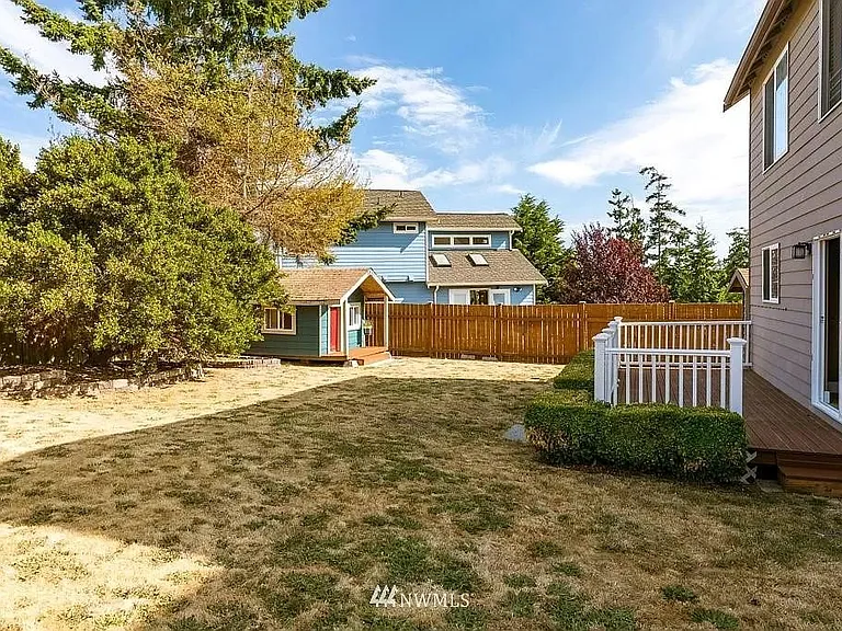 910 SW Regency Dr — Photo 20