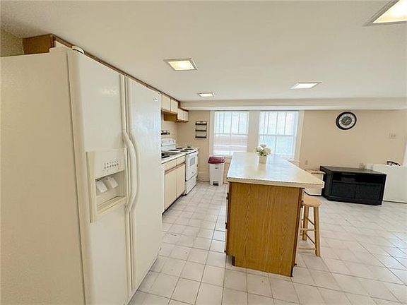4th image of 4301 Pitt St