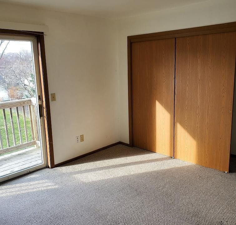 2nd image of 2040 Pierce St #4