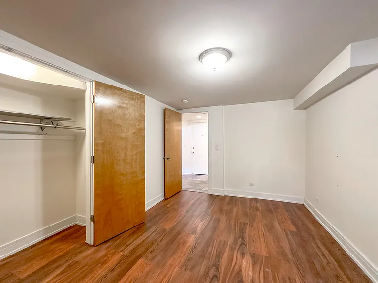 2835 N Damen Ave #R2 — Photo 18