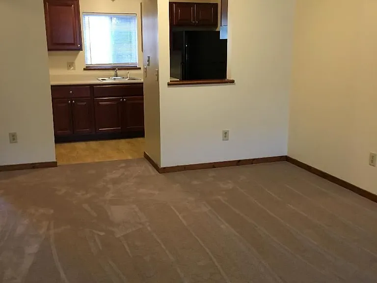52 Village Green Rd — Photo 5