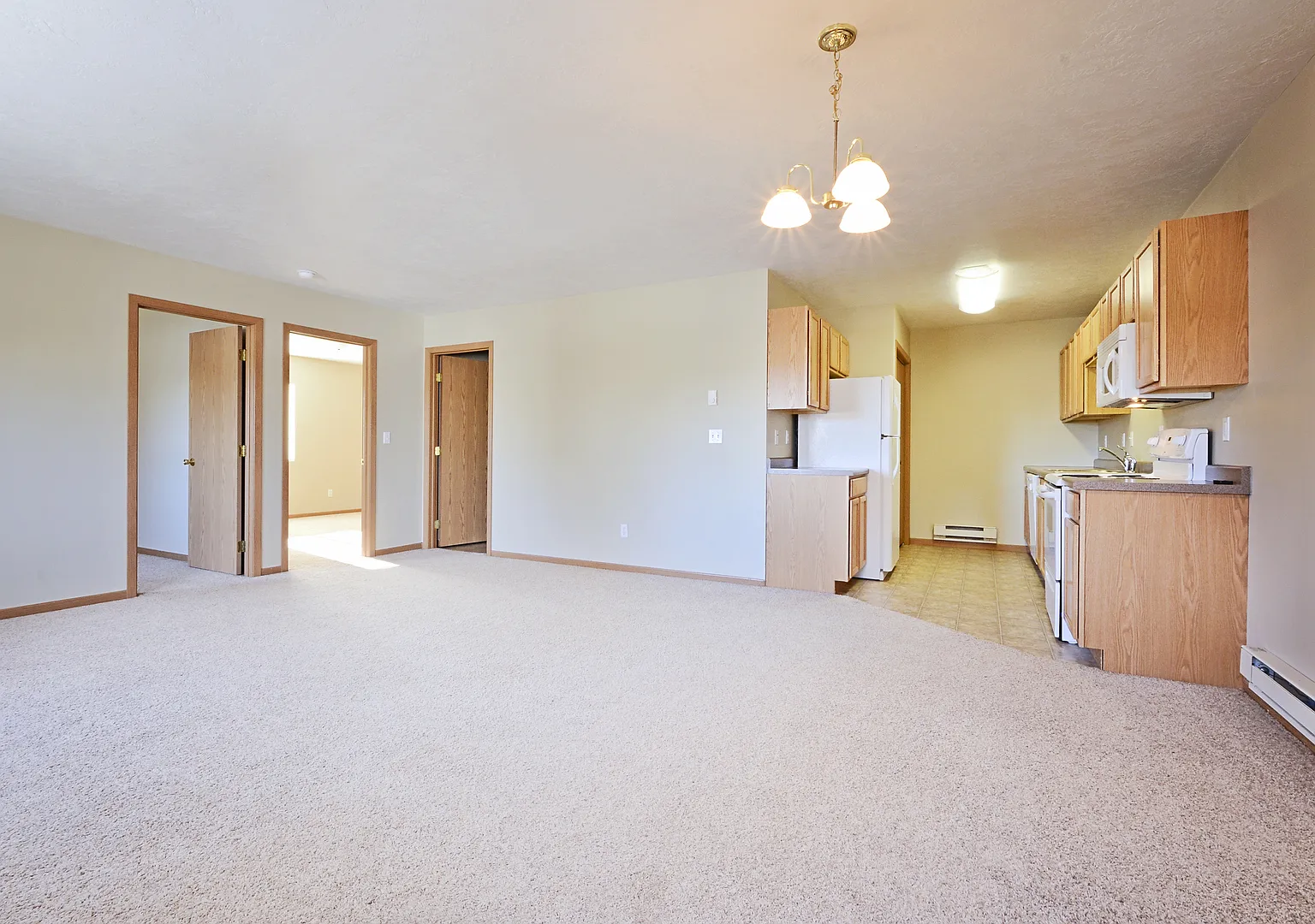 Golden Ridge Apartments — Photo 1