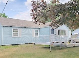 33 Dartmouth St, Agawam, MA 01001
