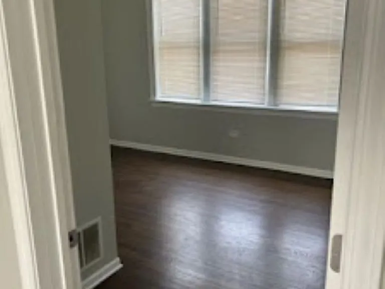 6402 S Albany Ave — Photo 5