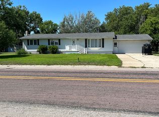 300 W Main St, Chambers, NE 68725