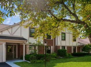 481 Thornhill Ln APT B2, Wheeling, IL 60090