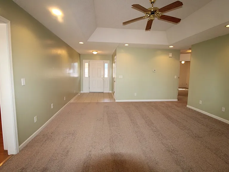 305 Trillium Ln — Photo 6