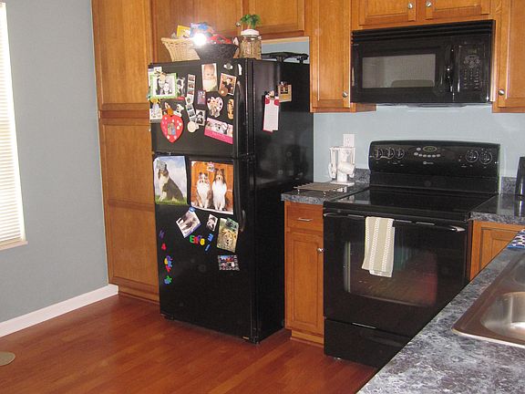 4th image of 6212 Brassie Ave