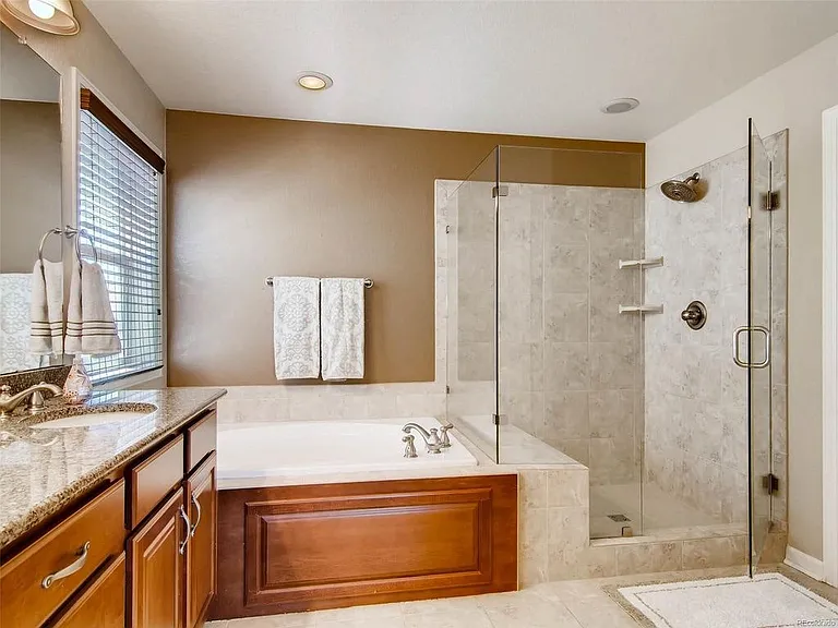 10732 Hillsboro Cir — Photo 17