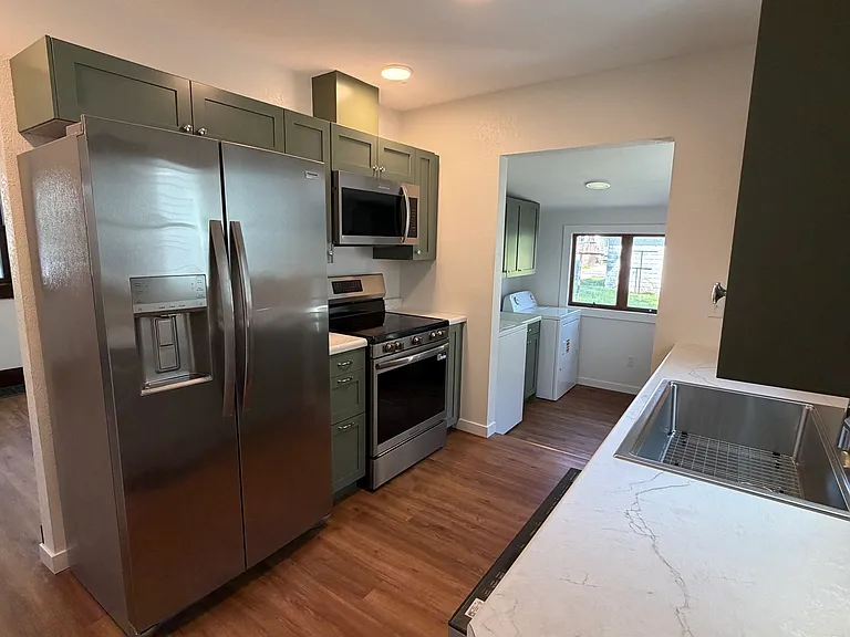 407 S High St — Photo 4