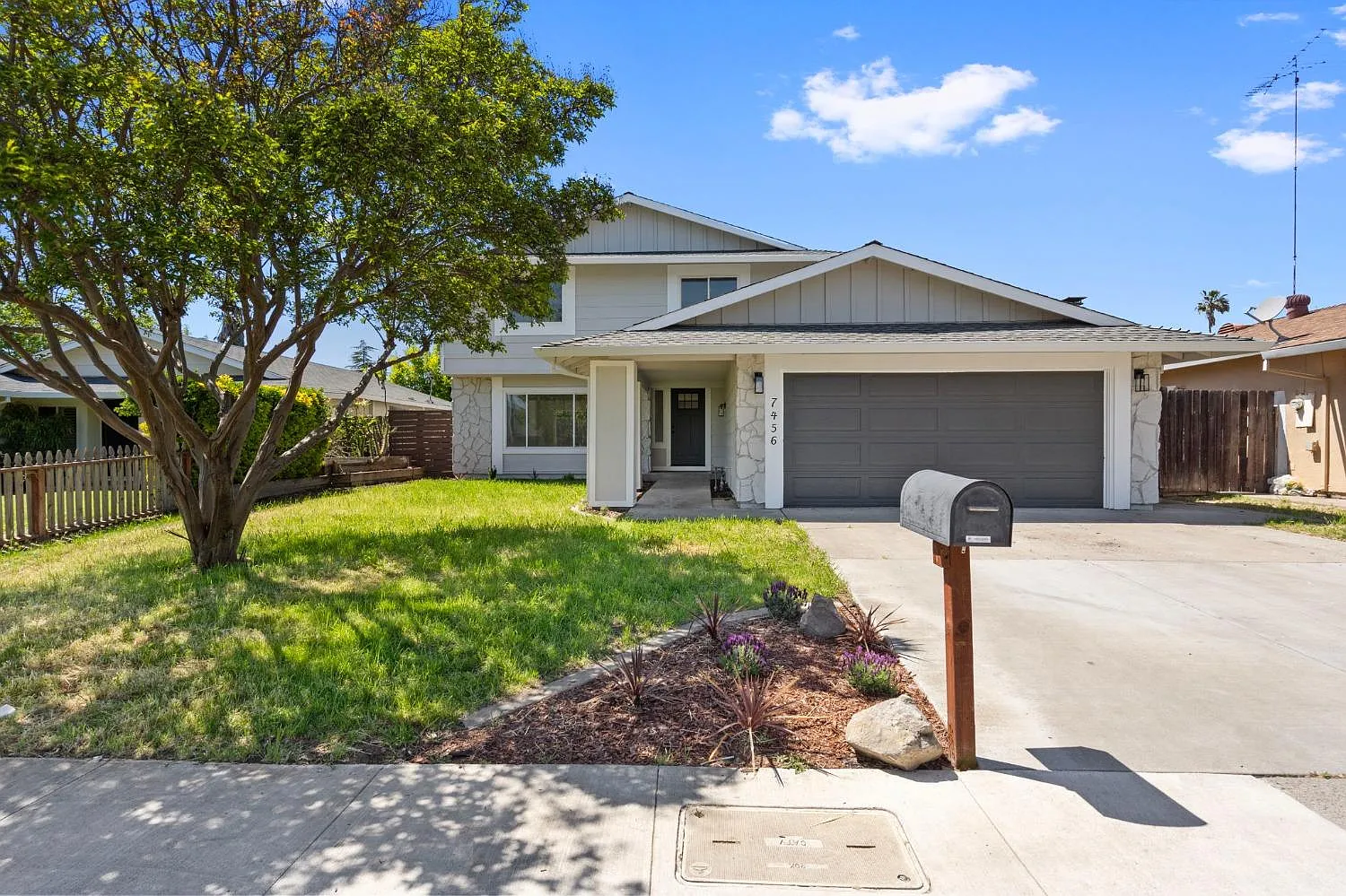 7456 Fernridge Dr photo 1