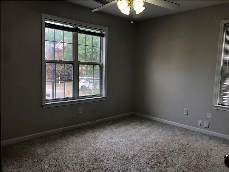 370 Manor Glen Dr — Photo 22