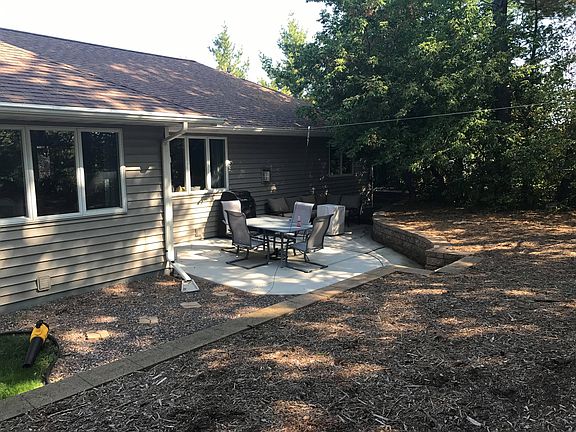 2nd image of 1209 Foxglove Ln