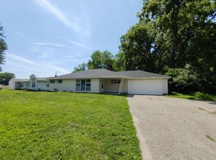 11537 Larimore Rd, Saint Louis, MO 63138