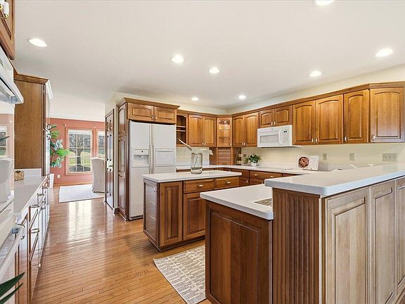 3rd image of 1424 Culbertson Dr