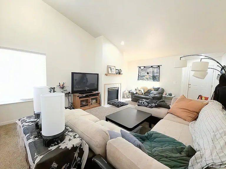 1429 N 550 W — Photo 3