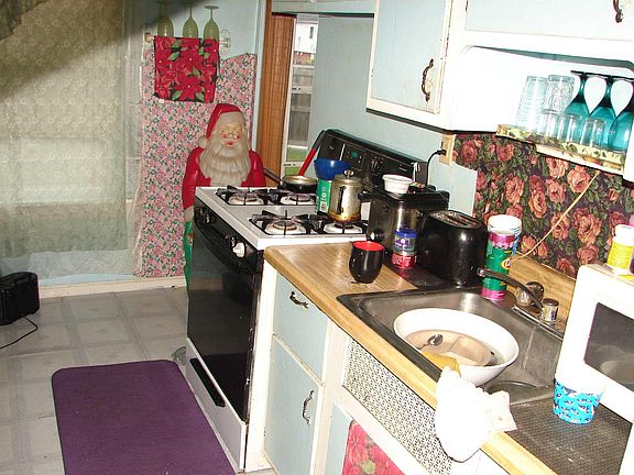 4th image of 1425 E Dubail Ave