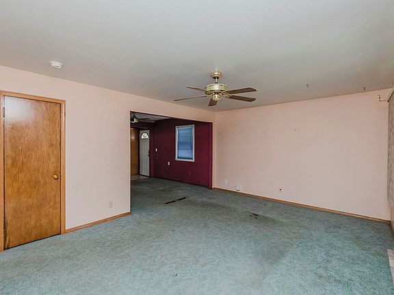 5th image of 1753 E Marion Rd